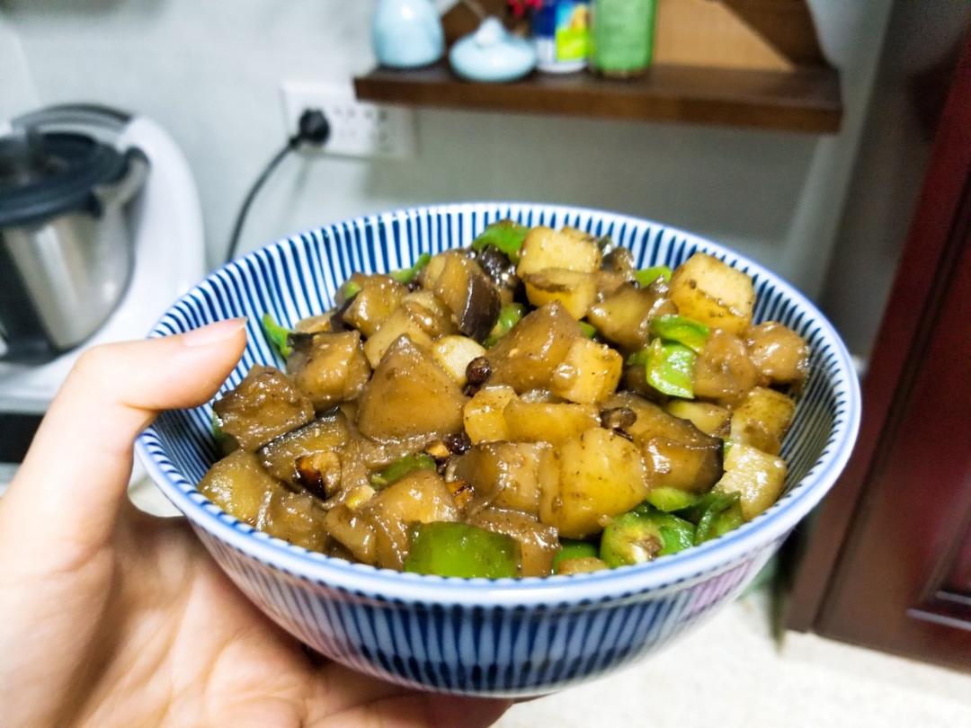 地三鲜原来是土豆茄子和青椒呐