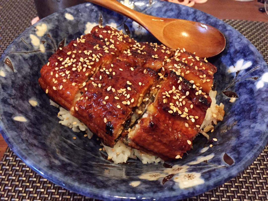 蒲烧鳗鱼饭