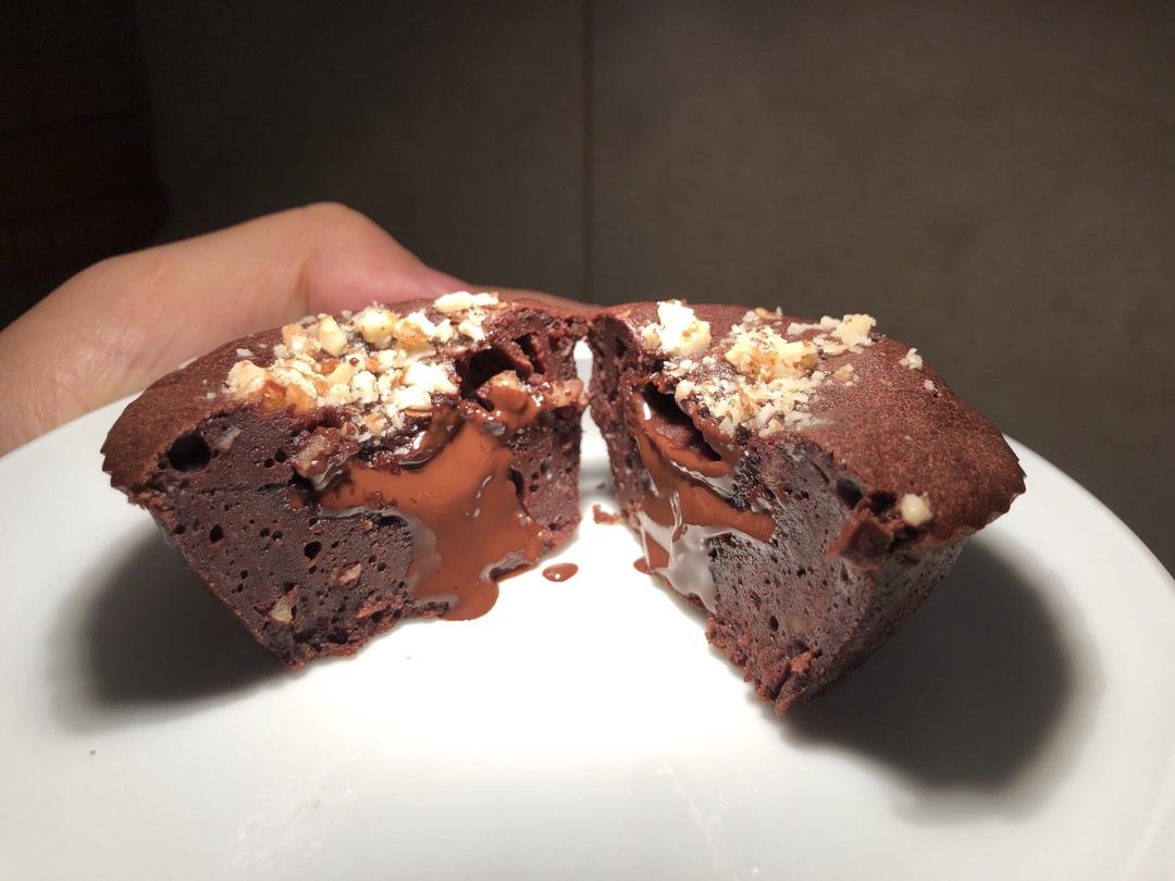 巧克力熔岩杯子蛋糕（不需打发）