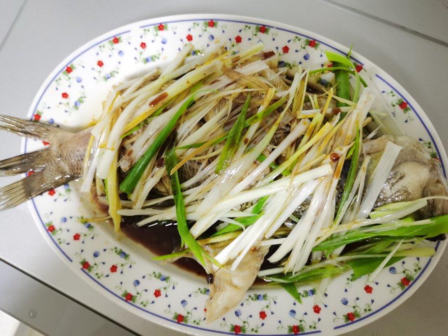 清蒸鲈鱼
