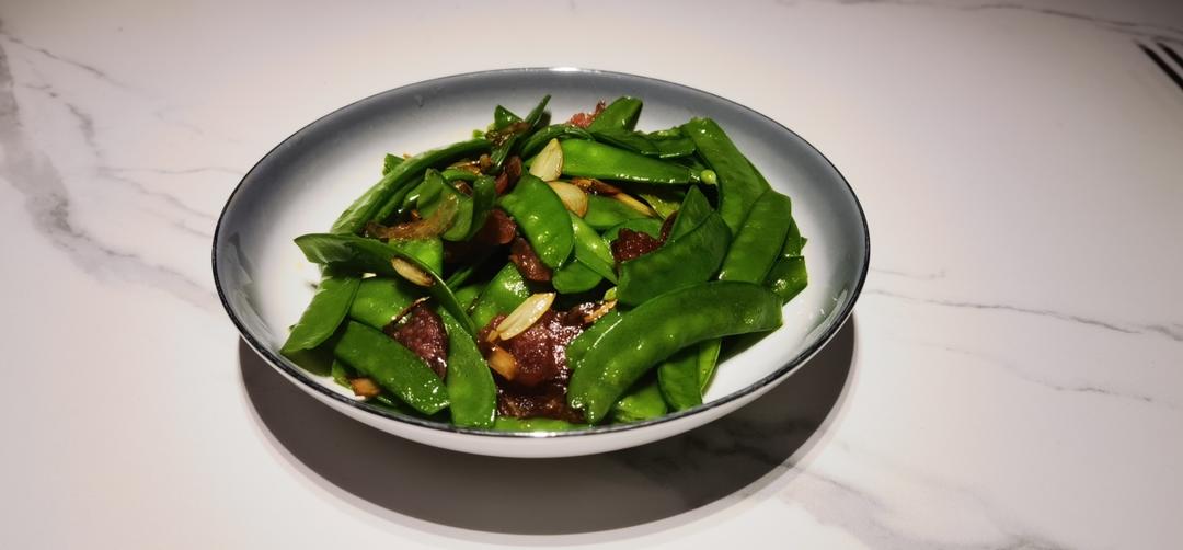 无比简单的荷兰豆炒腊肠，营养又好吃～！