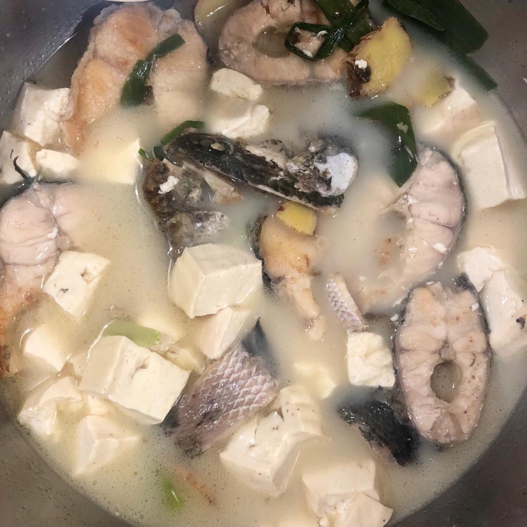黑鱼豆腐汤