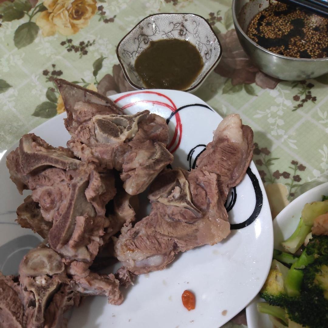 白汤羊蝎子炖萝卜