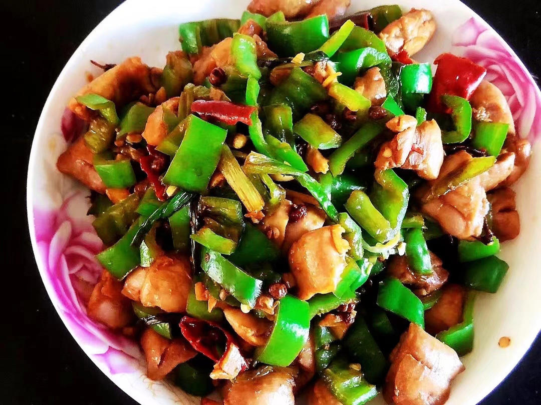 青椒辣子鸡丁