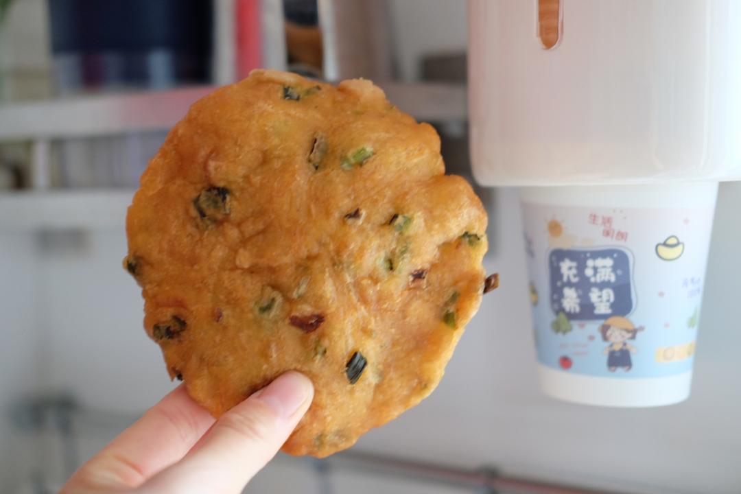 早餐店炸葱油饼 外酥里软 葱香味十足 附细节视频详解