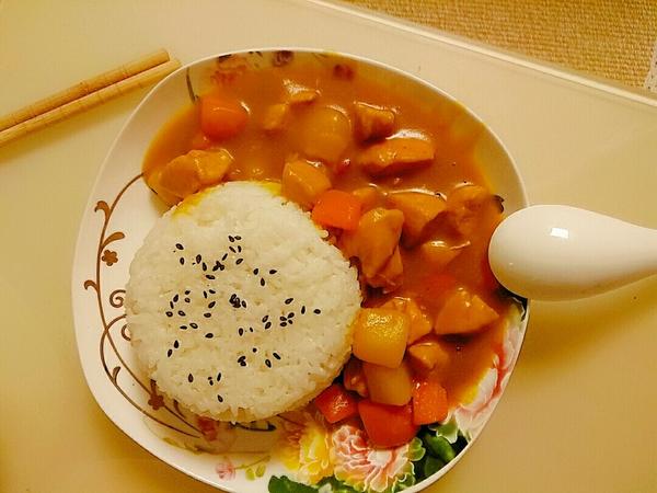 土豆咖喱鸡肉饭