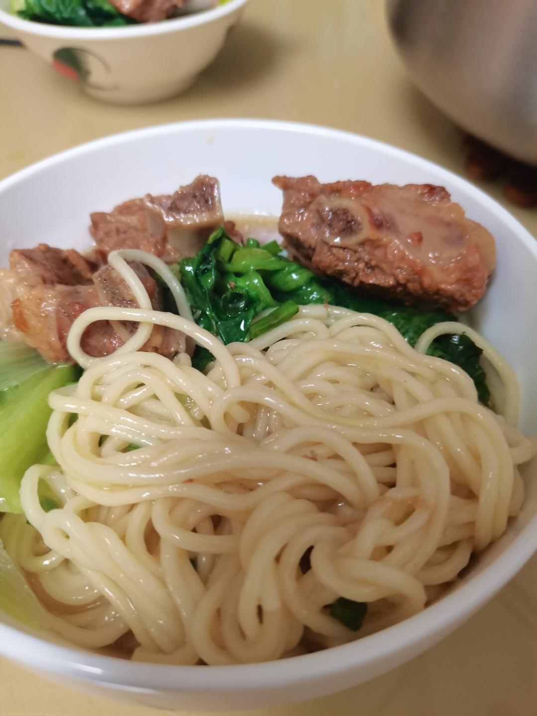 快手排骨面