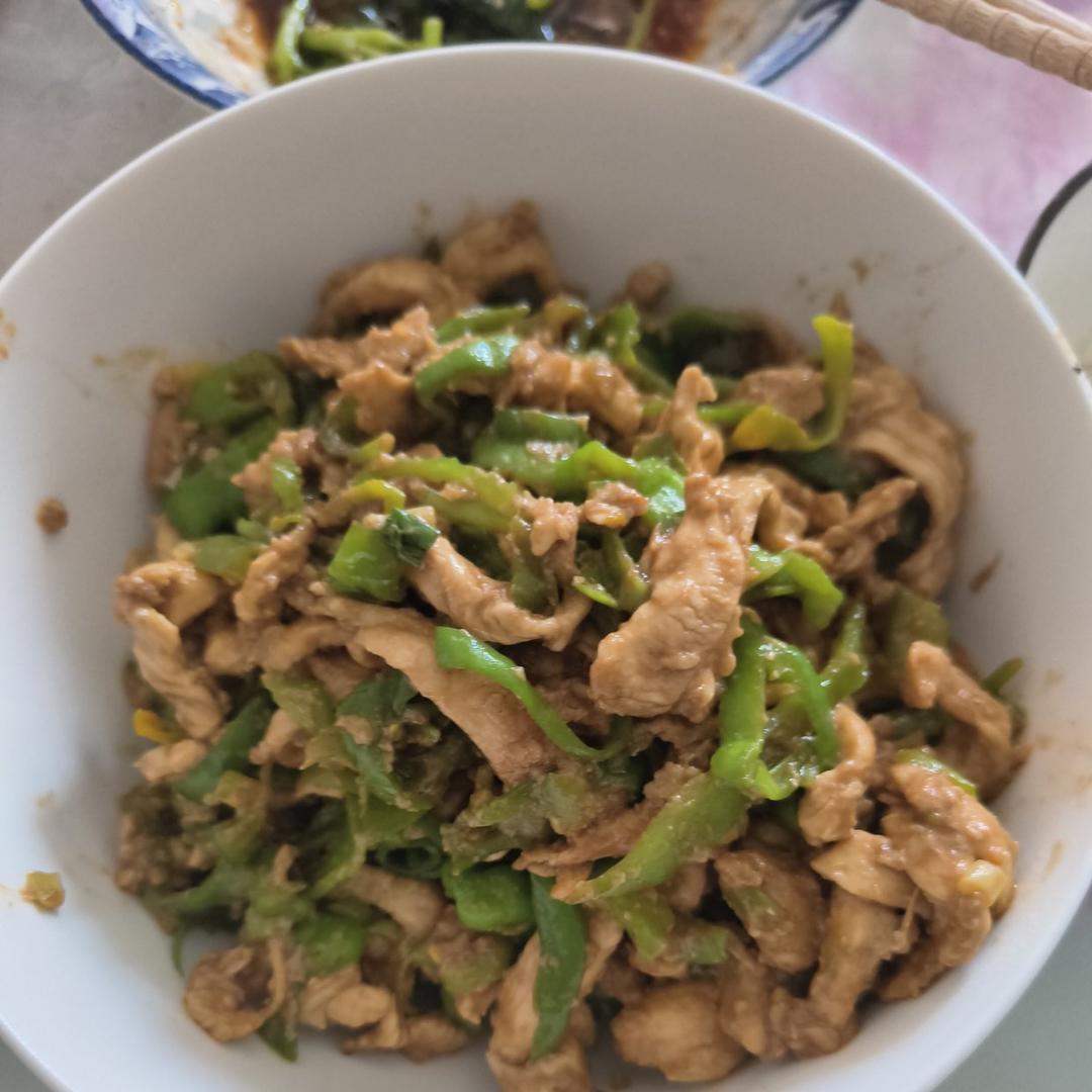鸡胸肉炒青椒