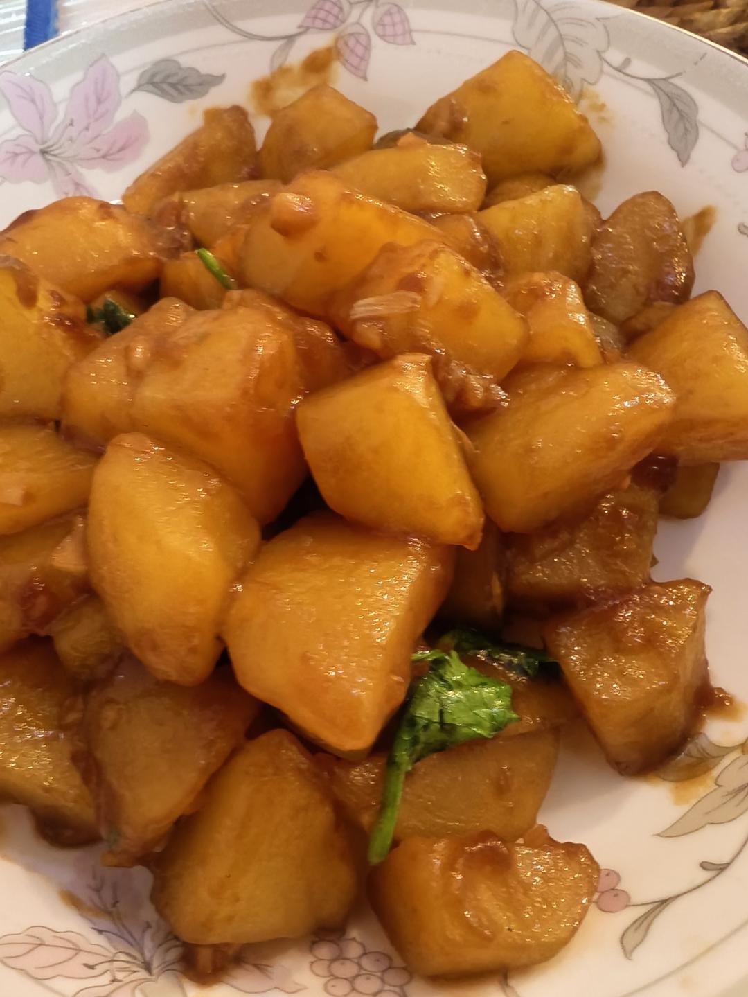 🔥巨下饭，软糯入味！比肉还好吃的红烧土豆