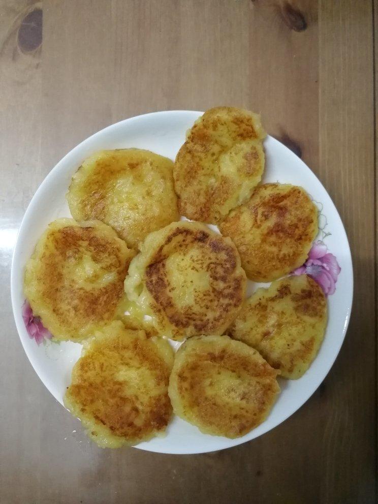 连吃三天吃不腻的芝士土豆饼，还会拉丝哦～
