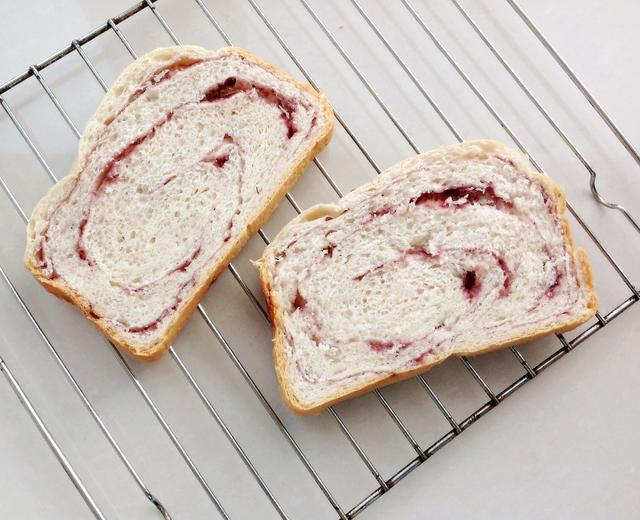 蓝莓果酱面包（面包机面包）的做法
