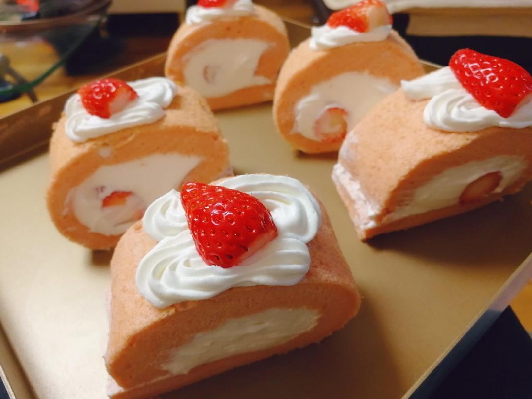 草莓蛋糕卷