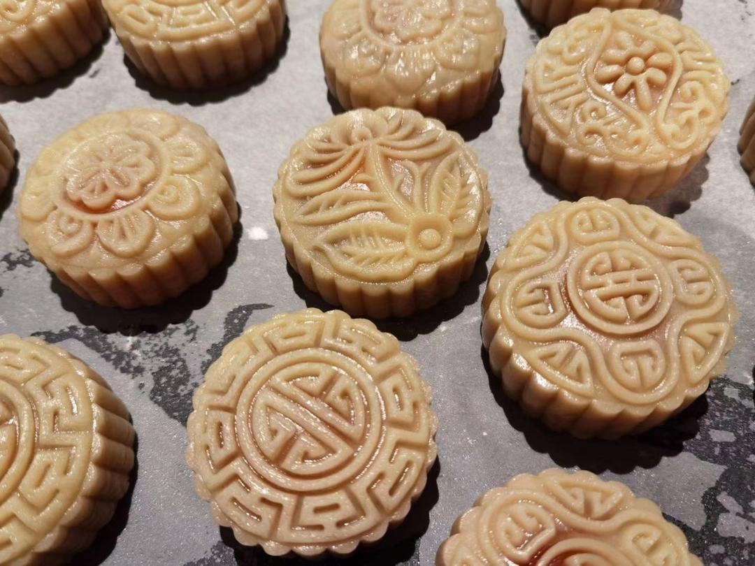广式月饼—蛋黄莲蓉月饼