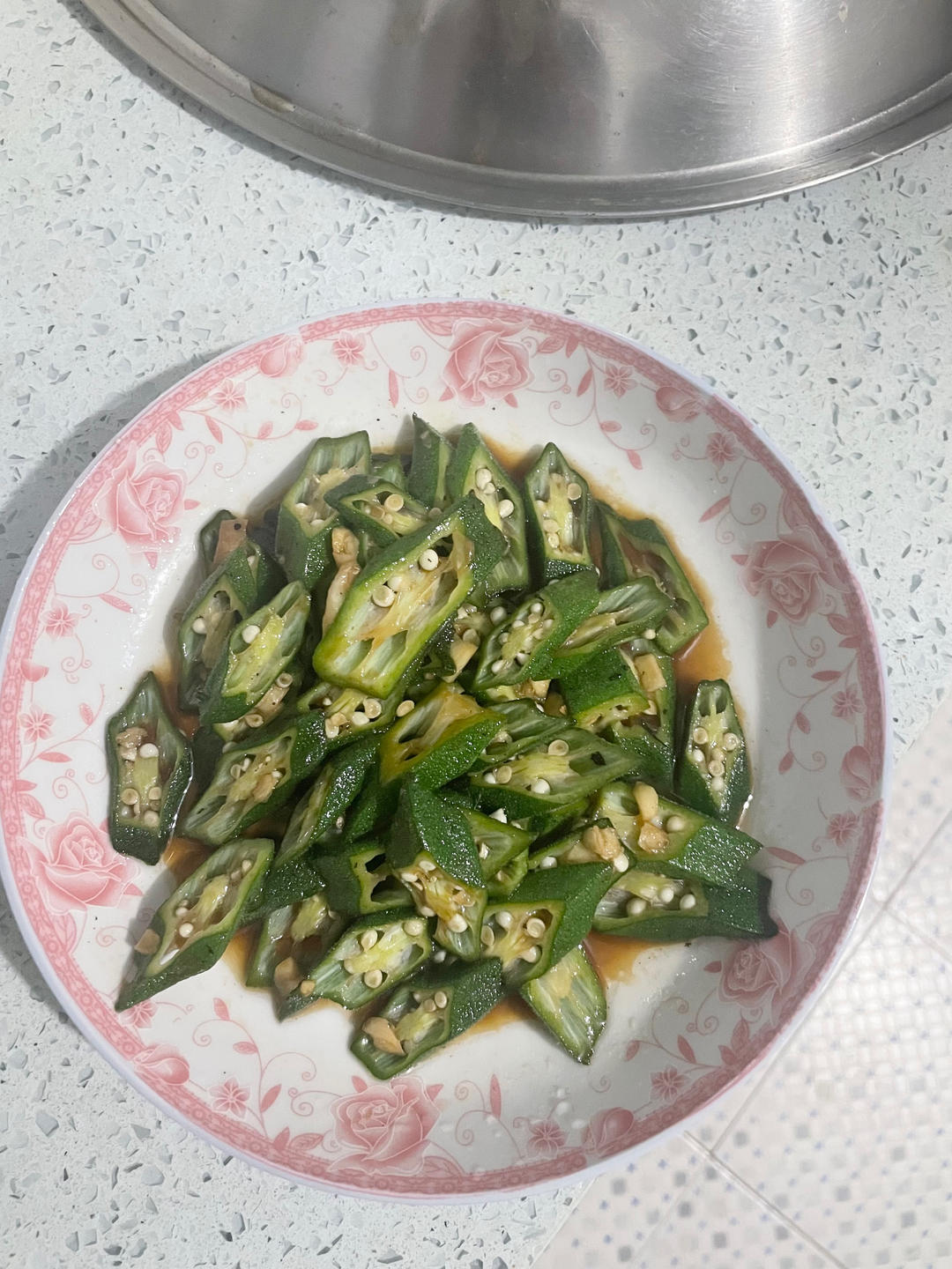 简单好吃的炒秋葵