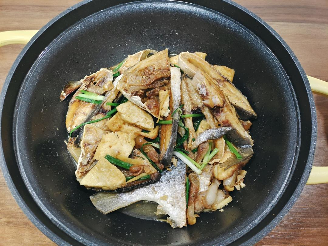 金鲳鱼🐠干焖腩肉豆腐