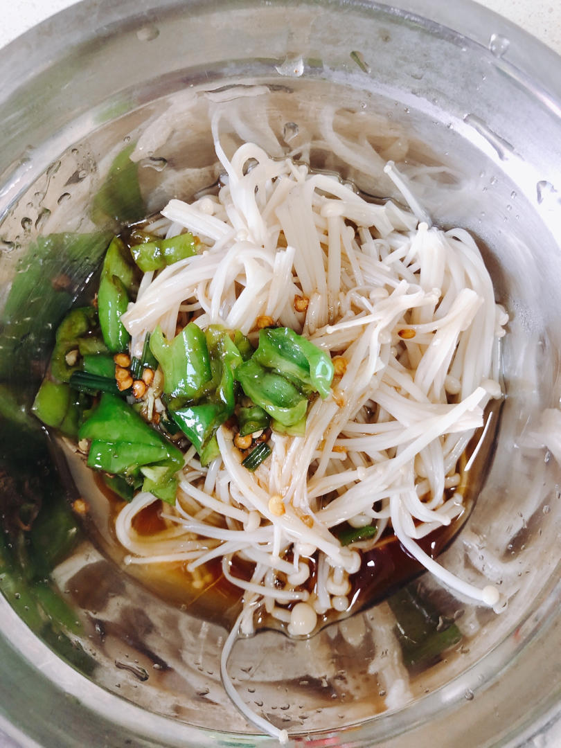 凉拌金针菇
