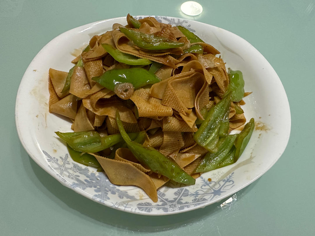 不用厨艺的尖椒干豆腐