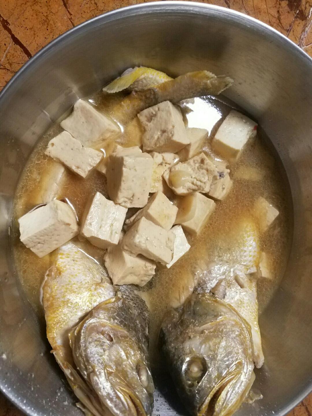 黄鱼豆腐一锅鲜