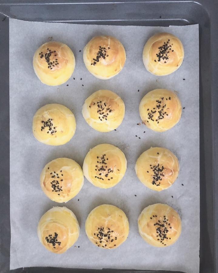 梅菜鲜肉蛋黄酥月饼