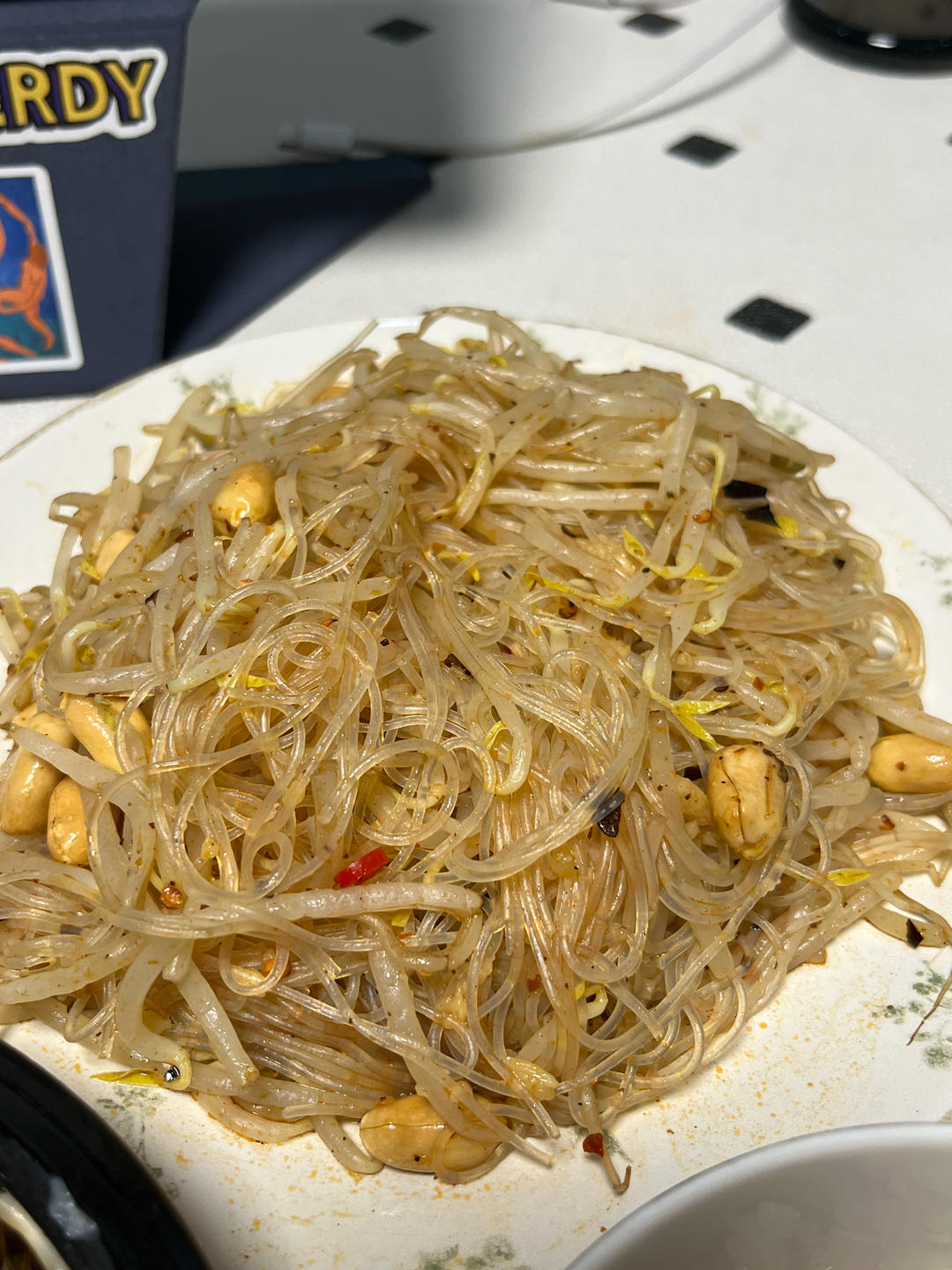 一上桌就会被哄抢光的，爽口凉拌菜豆芽粉丝