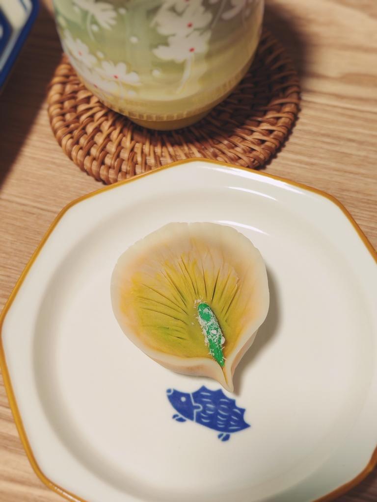 闲时•茶菓子｜他不可能躲进小楼，不问春秋