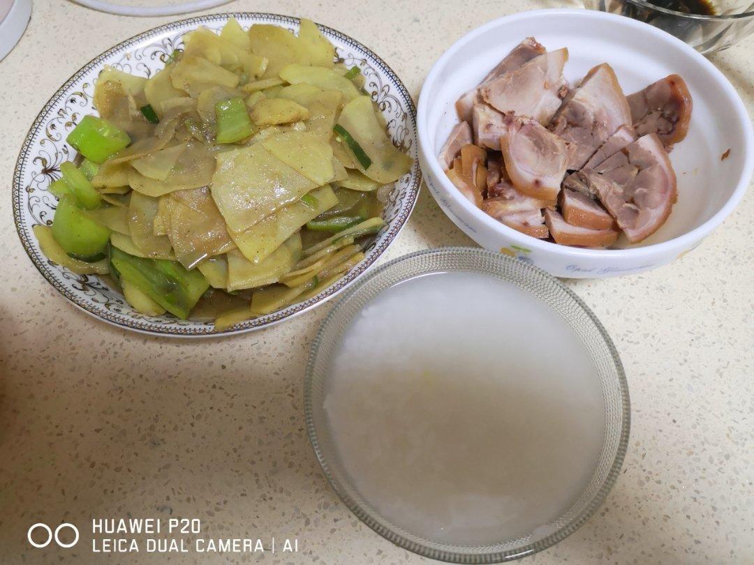 超级简单下饭的尖椒土豆片