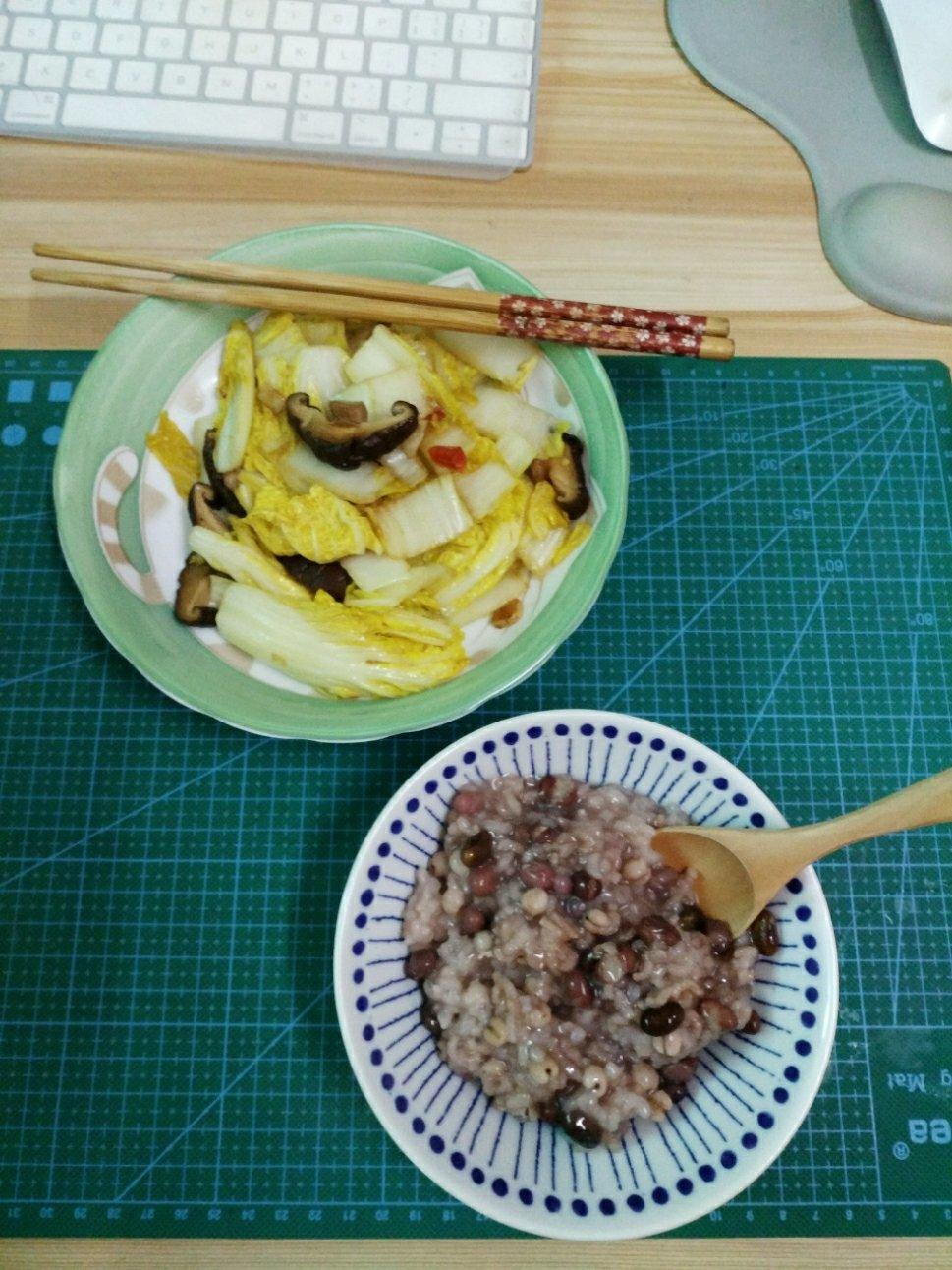 娃娃菜炒香菇