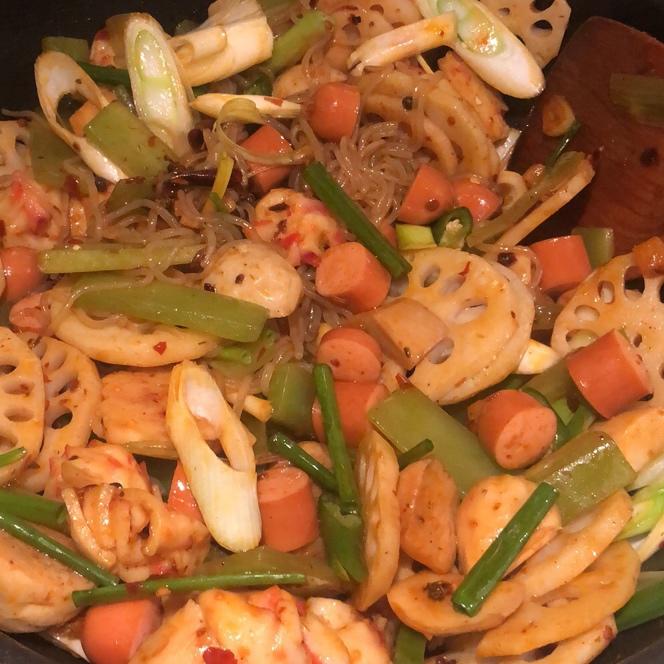 厨师长教你：“麻辣香锅”的正宗做法，看得口水直流 ！