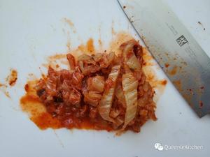 海鲜泡菜炒饭的做法 步骤2