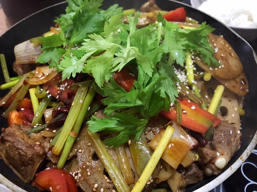 厨师长教你：“麻辣香锅”的正宗做法，看得口水直流 ！