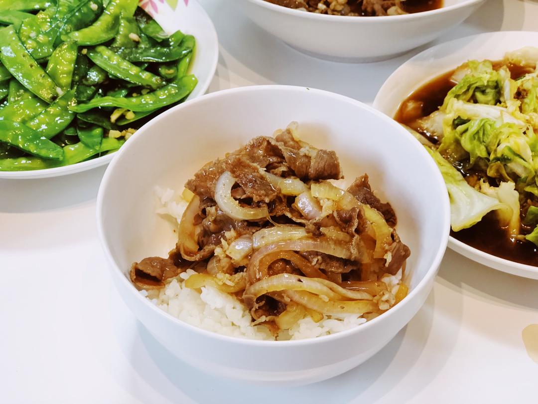 太简单的肥牛饭，周末的懒蛋自救餐食