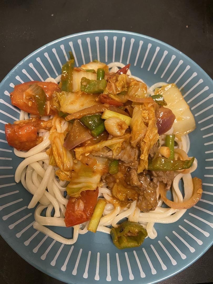 新疆过油肉拌面