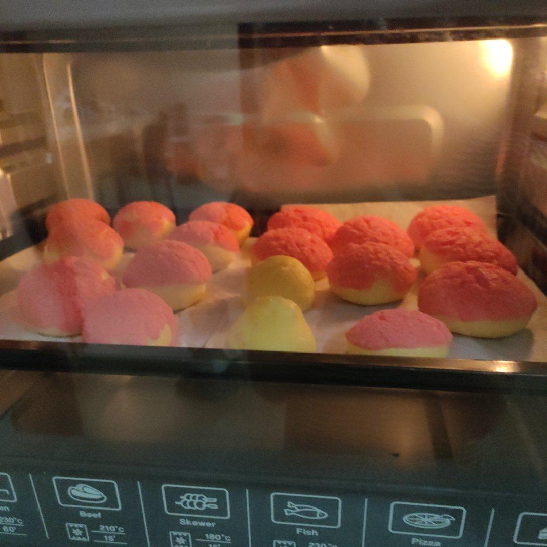 冬天的第一颗草莓🍓圣诞款🎄草莓大泡芙✨妥妥哒颜值美味 😋快来艾特你的大猪蹄子吧🙈