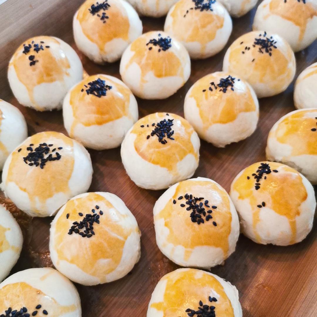 超简单 免揉 酥掉渣的蛋黄酥(超详细附全程视频)不破酥『万能酥皮』