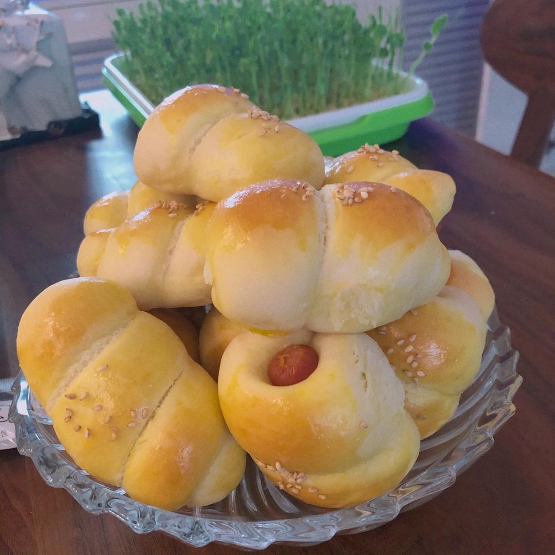 一次发酵迷你香肠小面包卷