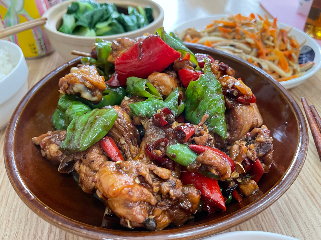 厨师长教你：鲁菜“枣庄辣子鸡”的家常做法，汁香味浓，鲜辣过瘾