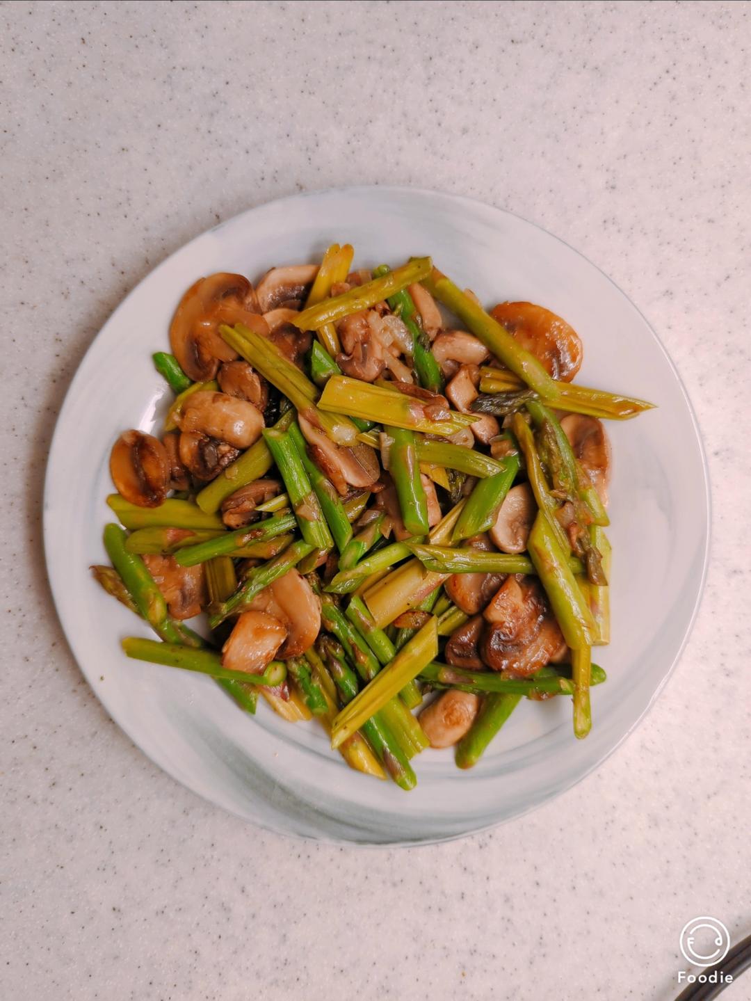 教你做最好吃的芦笋炒蘑菇 新手速get！