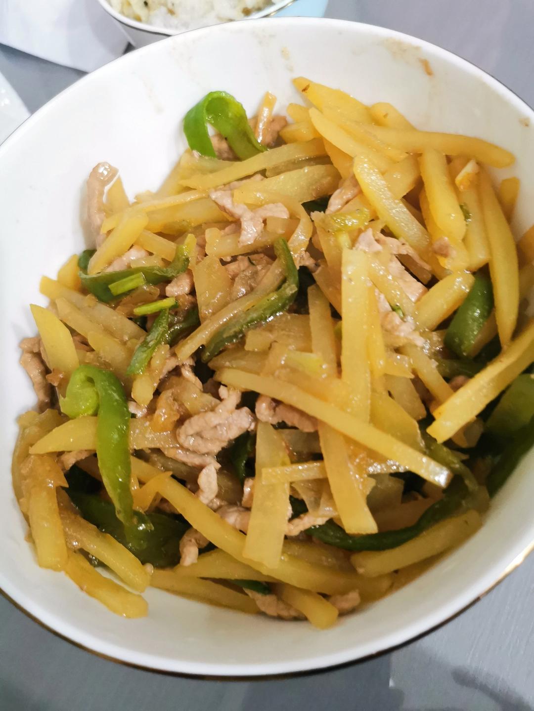 青椒土豆炒肉丝