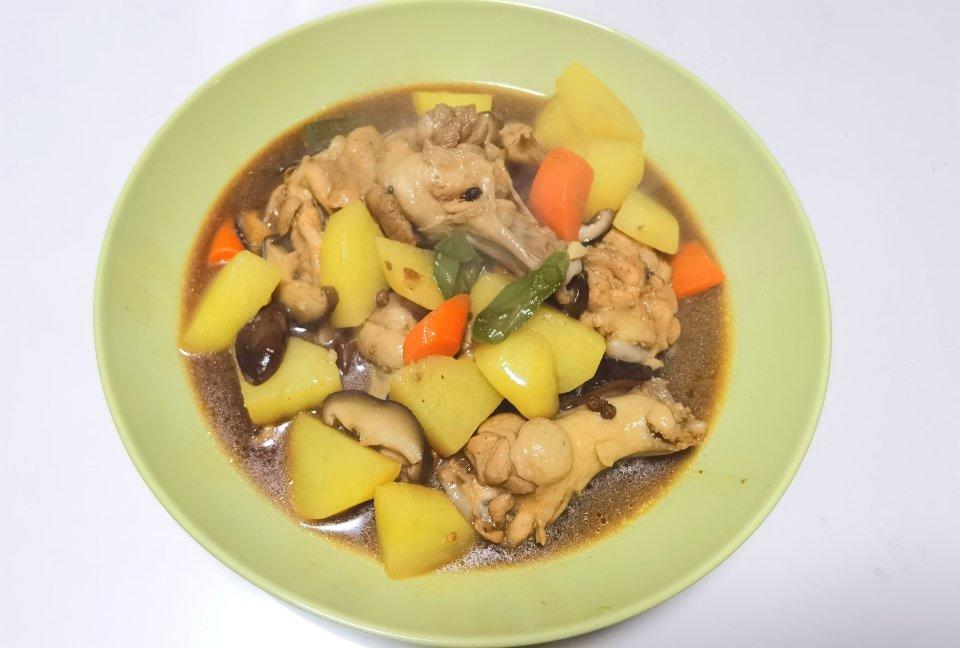 鸡腿炖土豆超级快手菜
