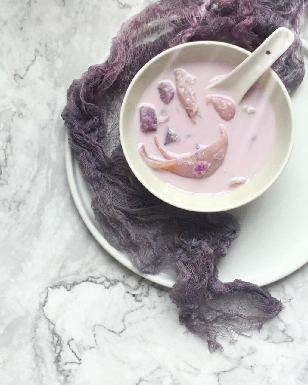 玫瑰鲜奶炖花胶