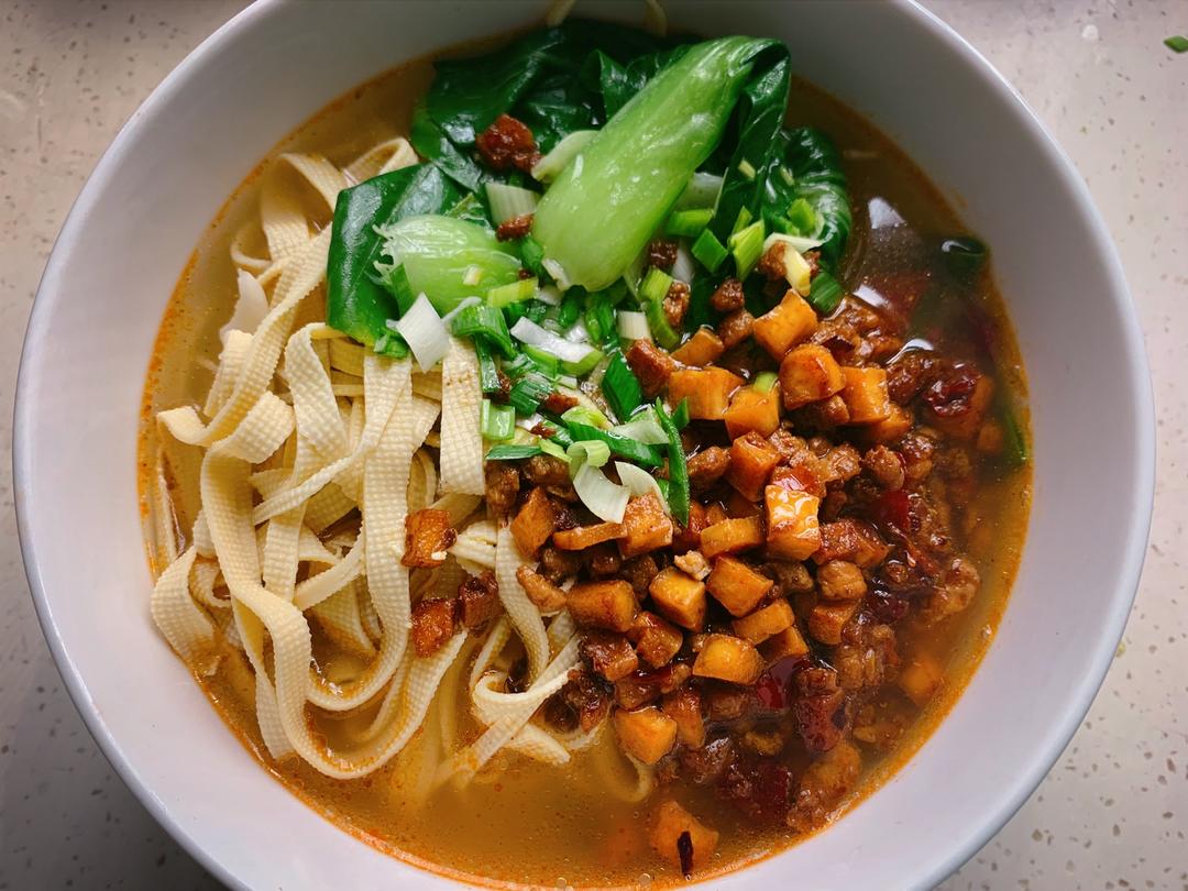 适合全家老少的骨汤米线