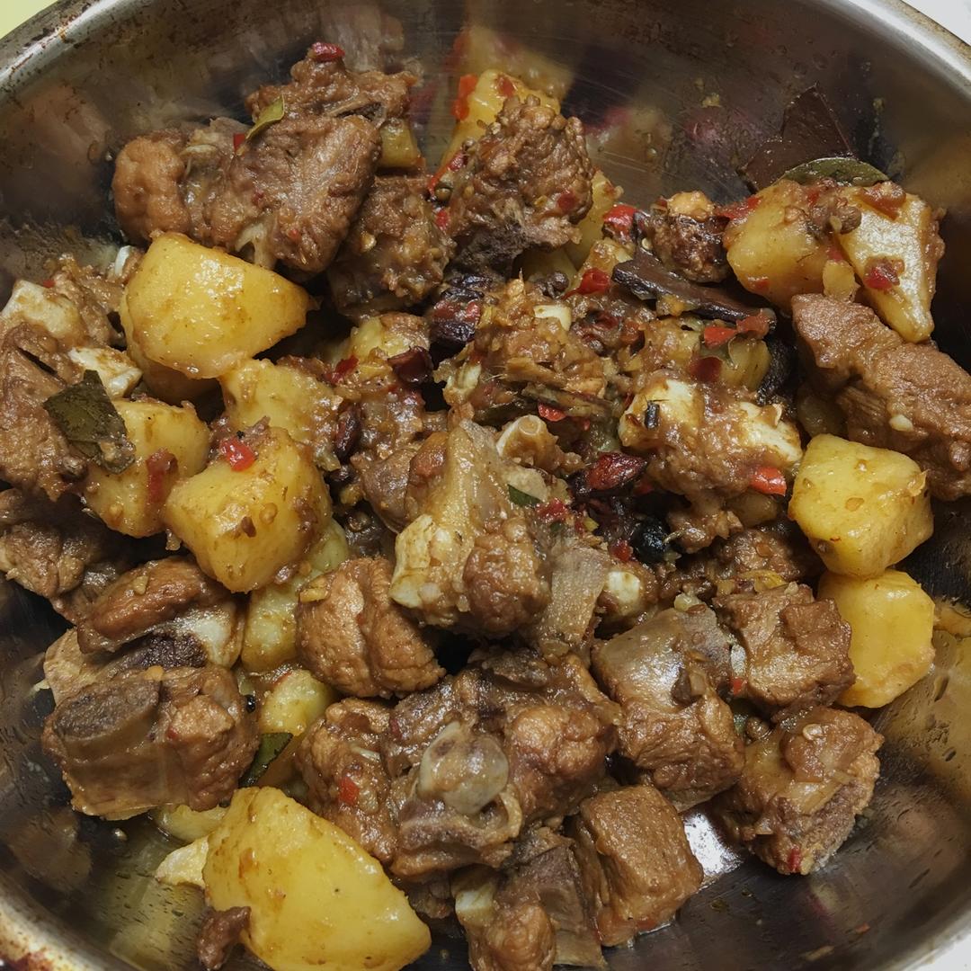 川味土豆烧排骨