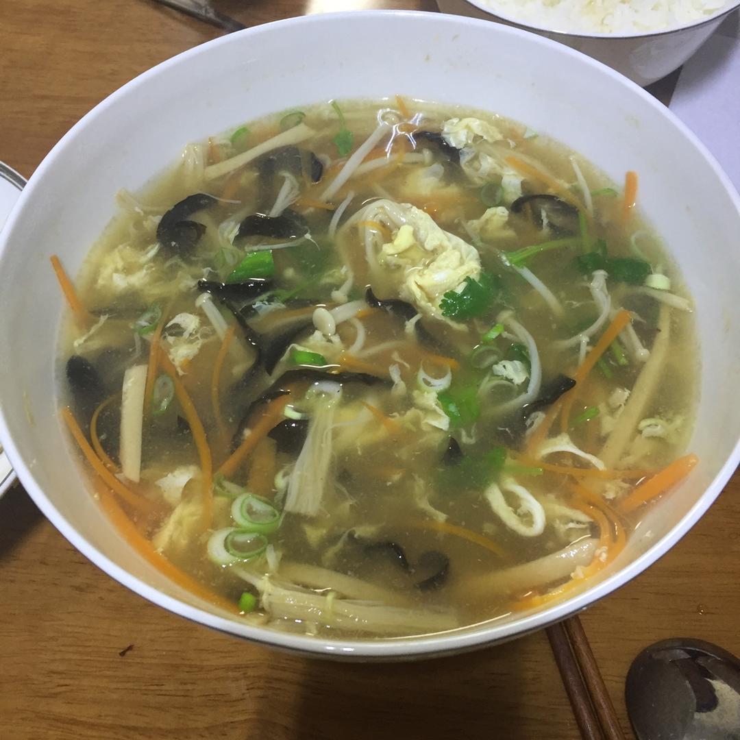 酸辣汤 Spicy & Sour Shredded Pork Soup