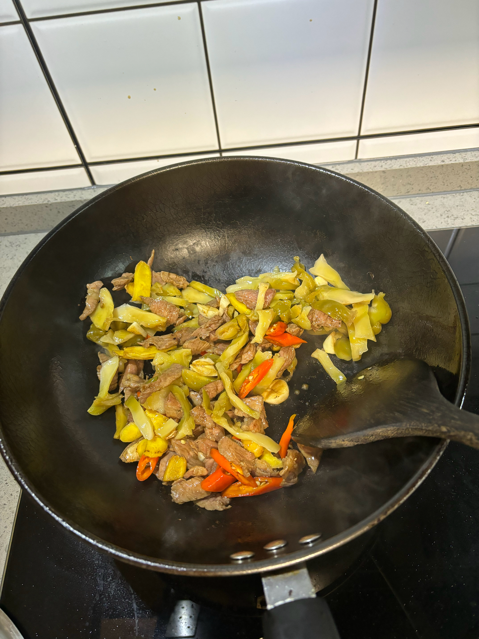 家常菜：榨菜炒猪肉的做法 步骤7