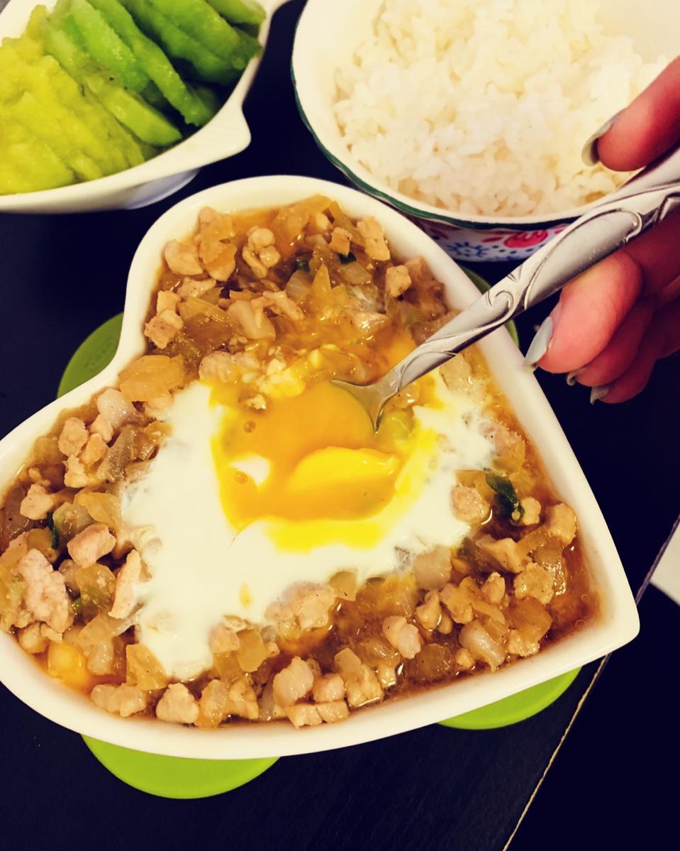 云浅纾做的【一人食】肉末豆腐太阳蛋