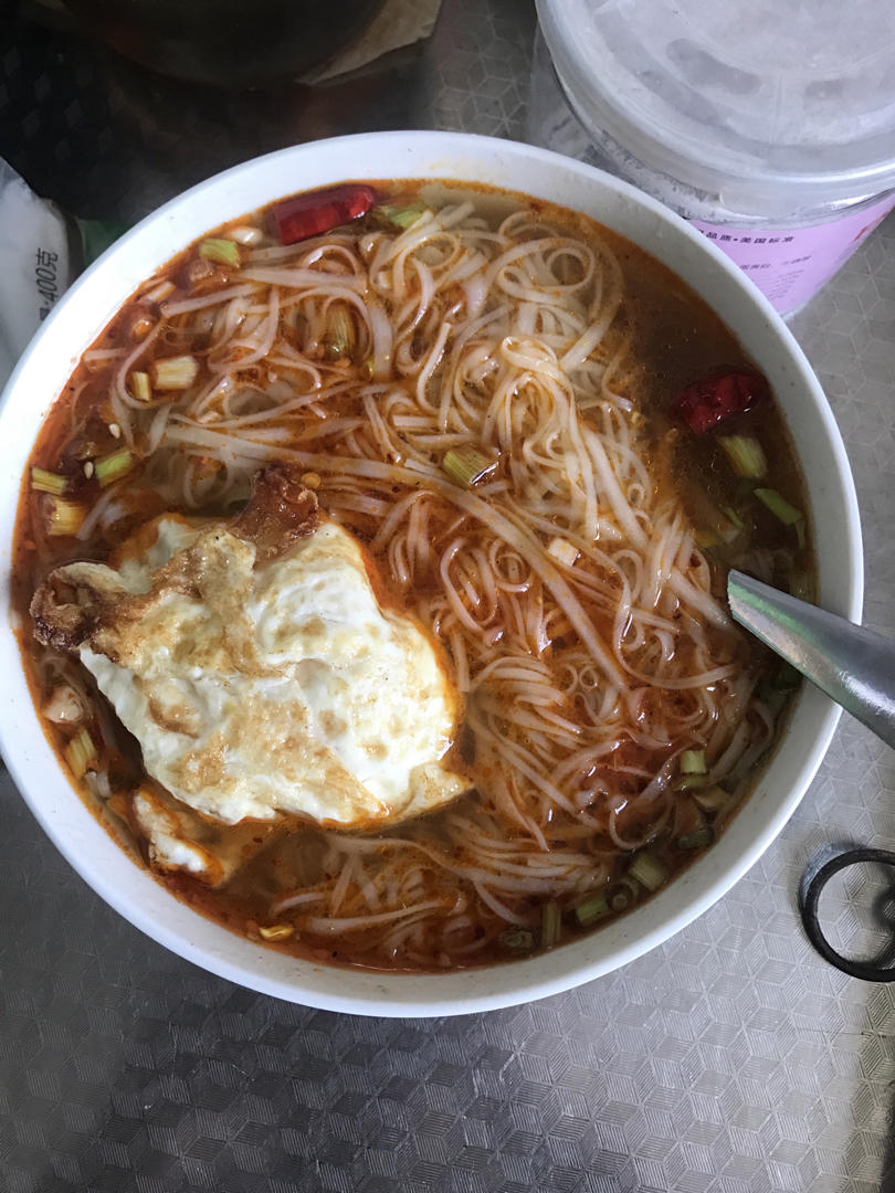 热汤面
