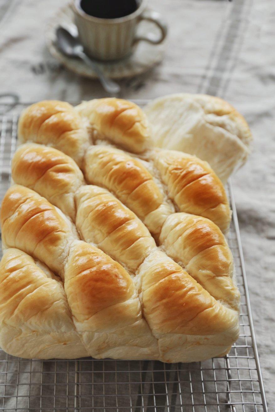 木亭子96做的治愈系牛奶卷卷拉丝面包