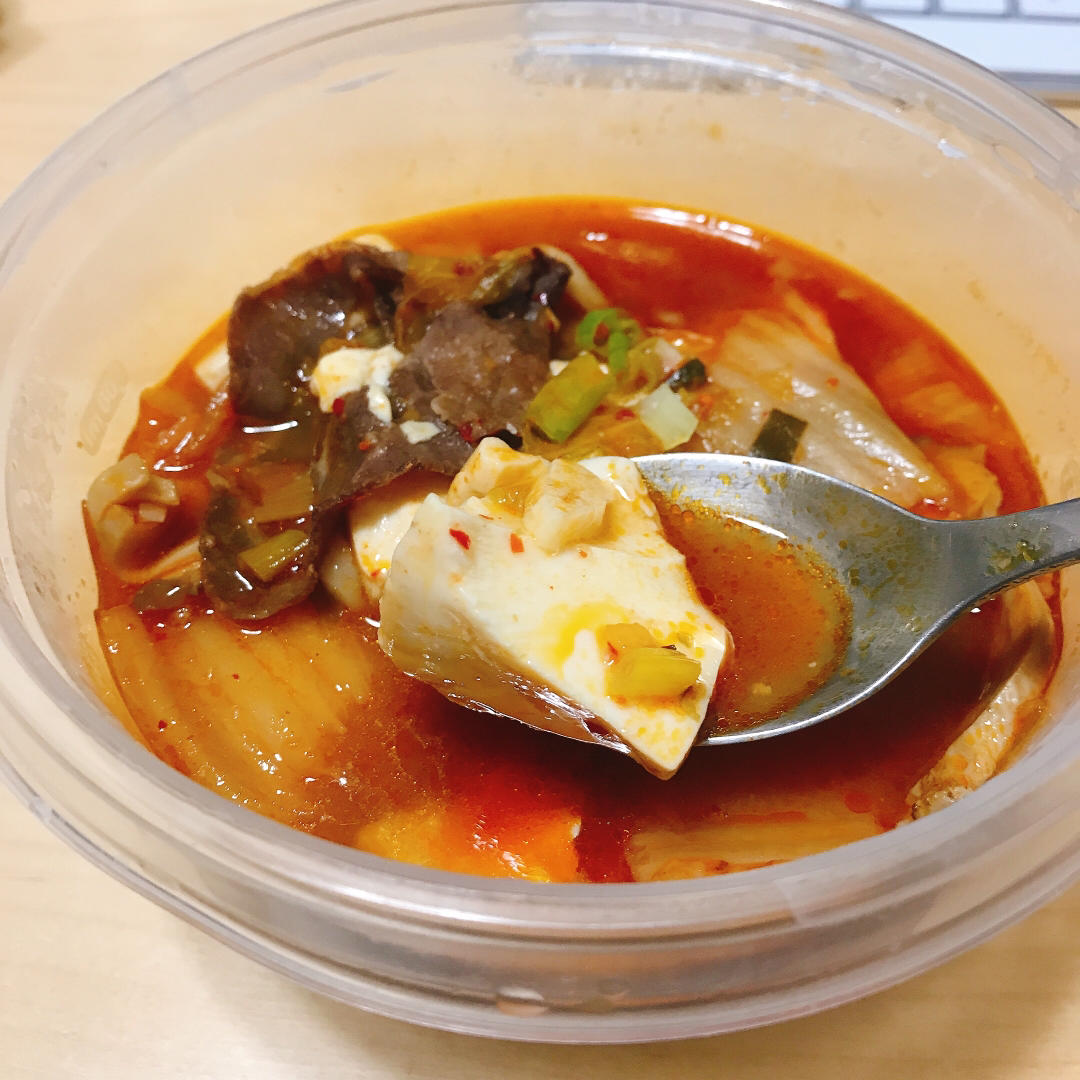 韩式泡菜豆腐锅/辣白菜豆腐汤