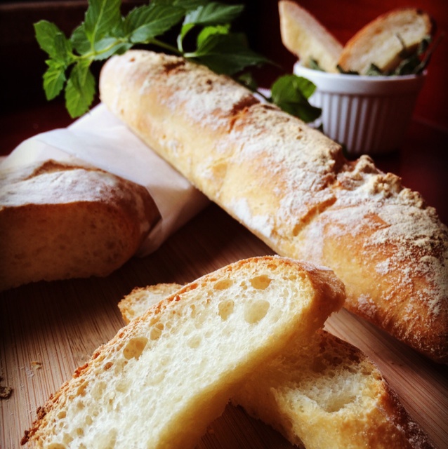 祭泪●▂╮做的【保罗教你做面包】法棍