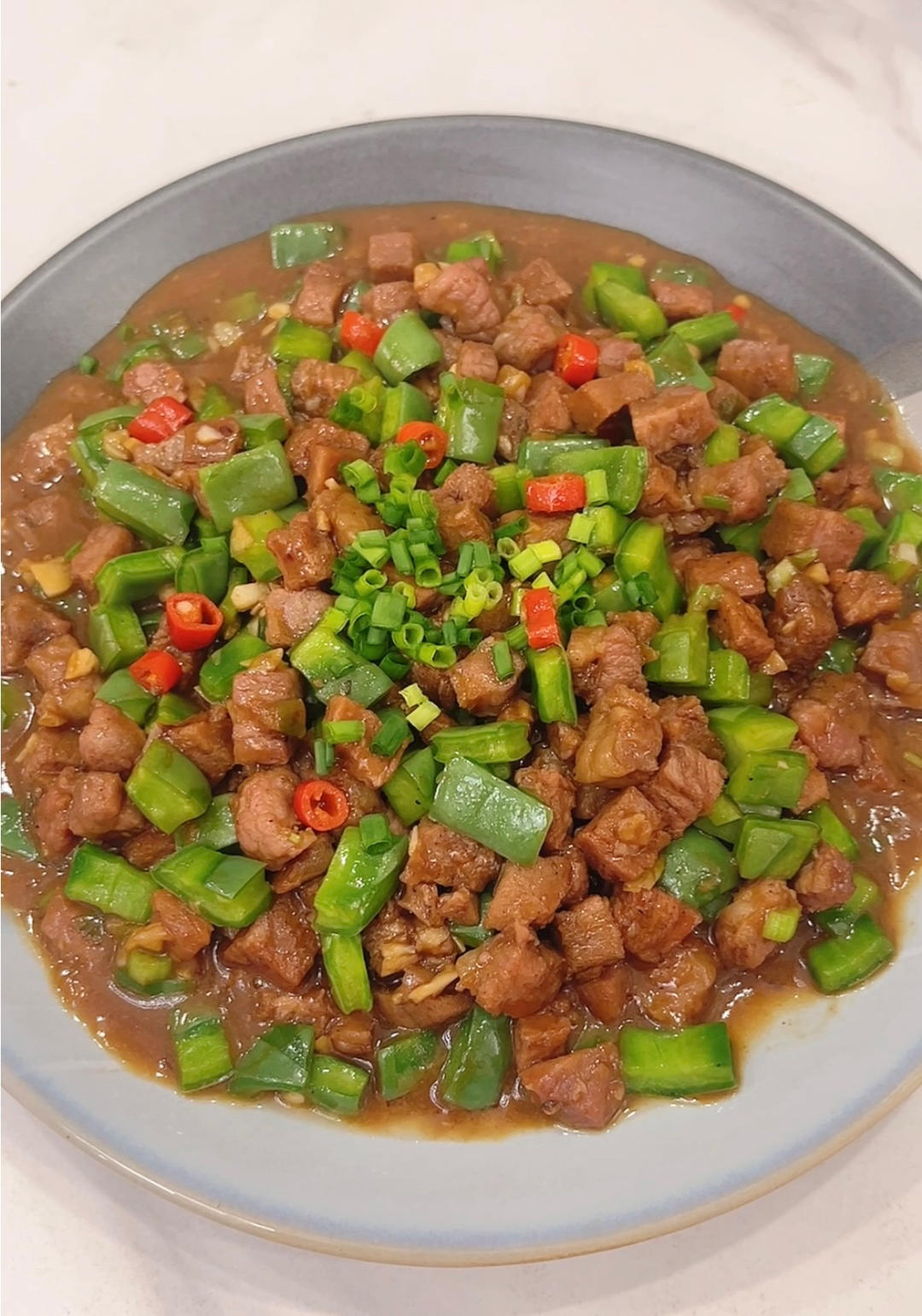 胭脂掌炒牛肉丁